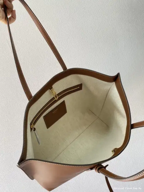 Official First Bag Ru Leather Tote Medium BURBERRY Motif Monogram 0506
